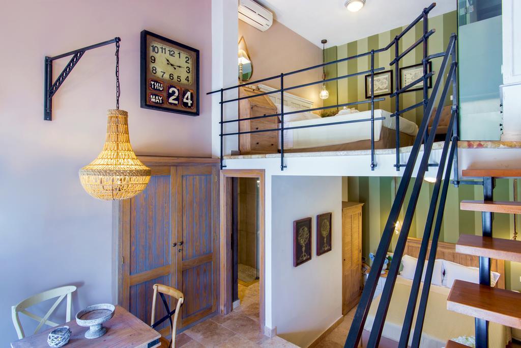 By The Sea Luxury Suites Liménasz Kültér fotó
