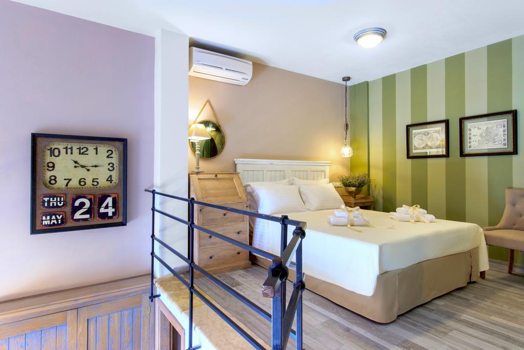 By The Sea Luxury Suites Liménasz Kültér fotó