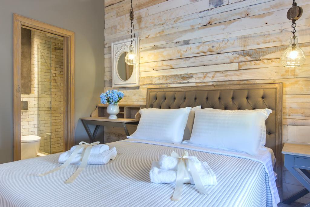 By The Sea Luxury Suites Liménasz Kültér fotó