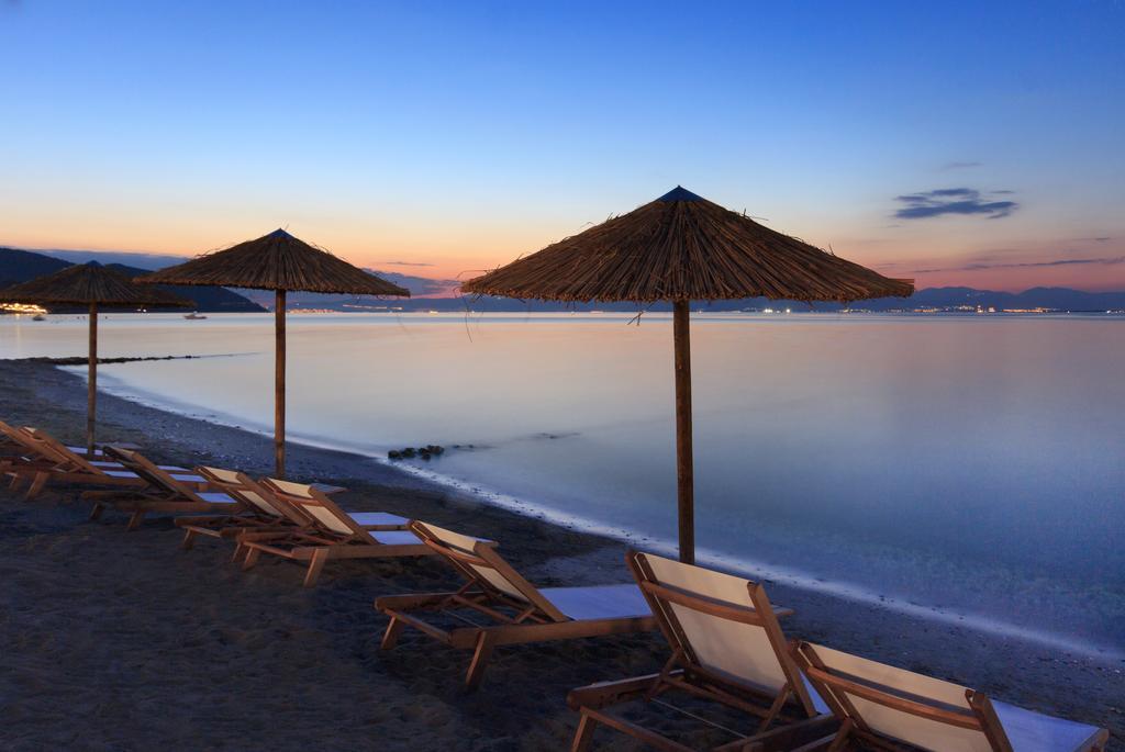 By The Sea Luxury Suites Liménasz Kültér fotó